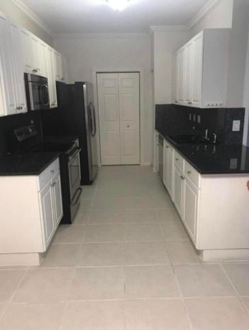 3545 Forest Hill Boulevard 2, Palm Springs, FL 33406