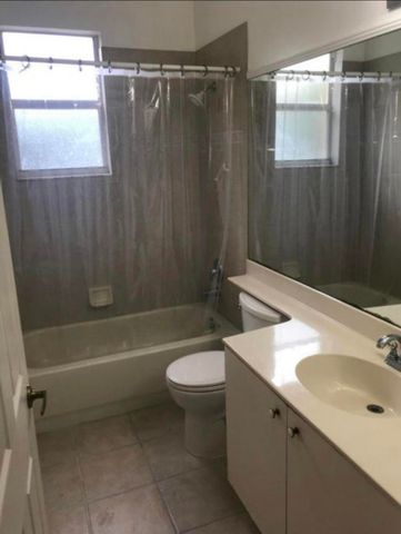 3545 Forest Hill Boulevard 2, Palm Springs, FL 33406