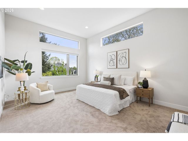 1525 Ne ROSA PARKS Way, Portland, OR 97221