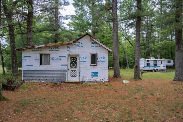598 Badger Drive, Hancock, WI 54943
