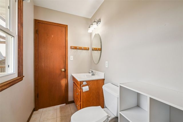 615 27th Street NW, Cedar Rapids, IA 52405