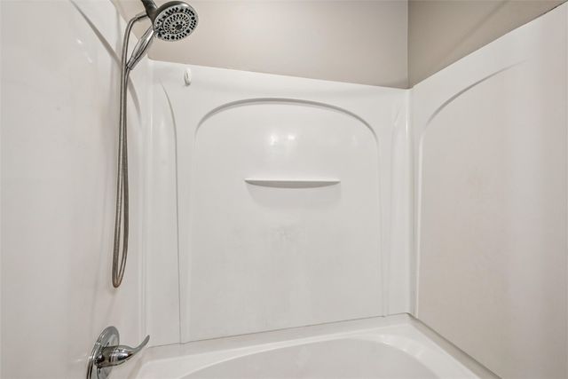 615 27th Street NW, Cedar Rapids, IA 52405