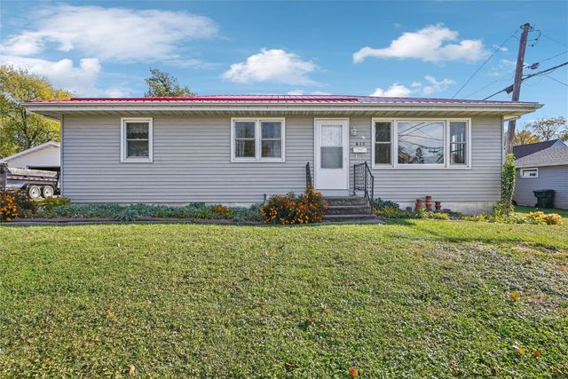 615 27th Street NW, Cedar Rapids, IA 52405