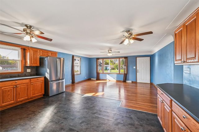 615 27th Street NW, Cedar Rapids, IA 52405