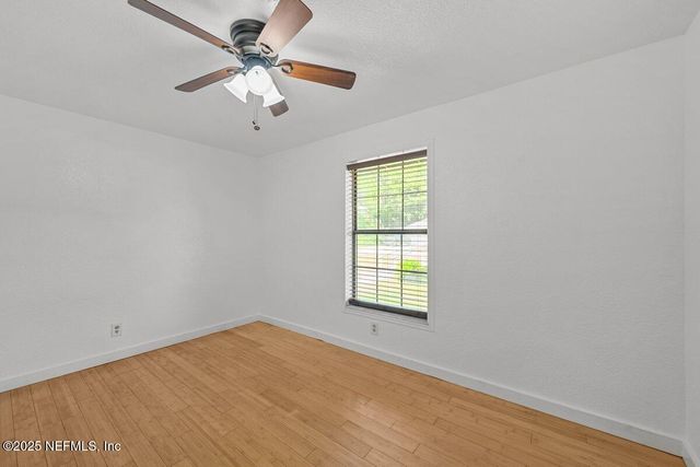 124 E GRANDVIEW Drive, East Palatka, FL 32131