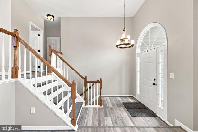 1008 ARROWHEAD RD, Front Royal, VA 22630