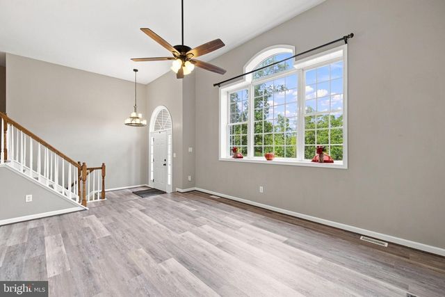 1008 ARROWHEAD RD, Front Royal, VA 22630