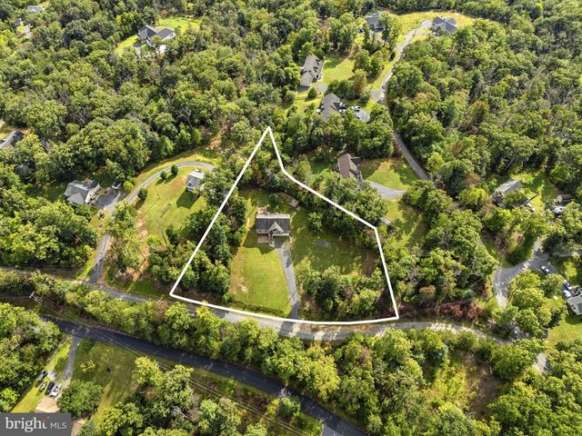 1008 ARROWHEAD RD, Front Royal, VA 22630