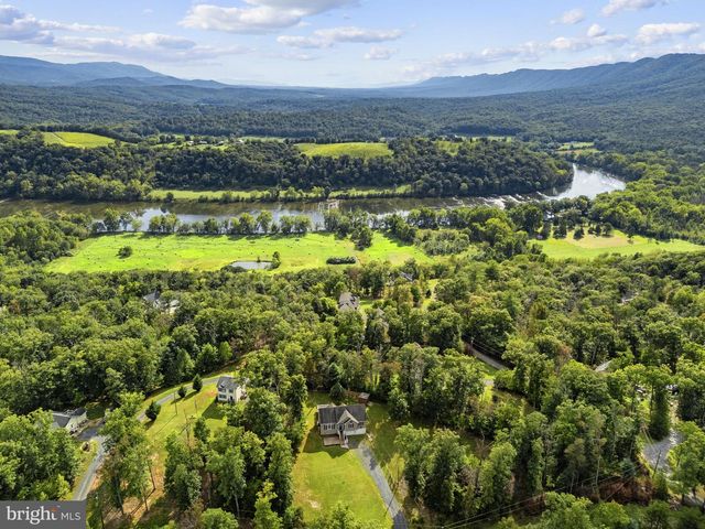 1008 ARROWHEAD RD, Front Royal, VA 22630