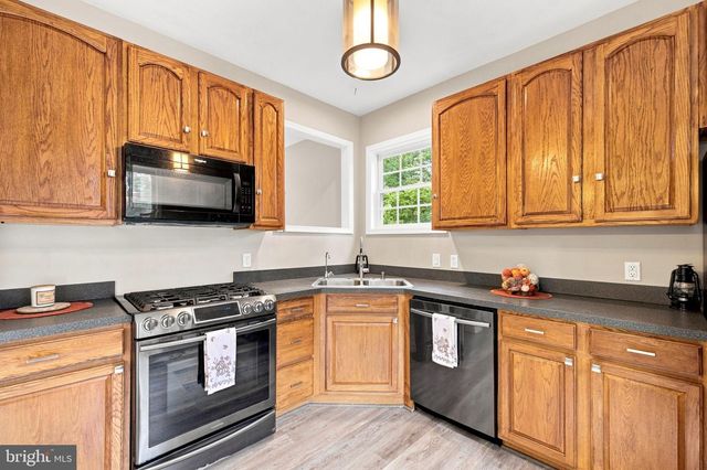 1008 ARROWHEAD RD, Front Royal, VA 22630