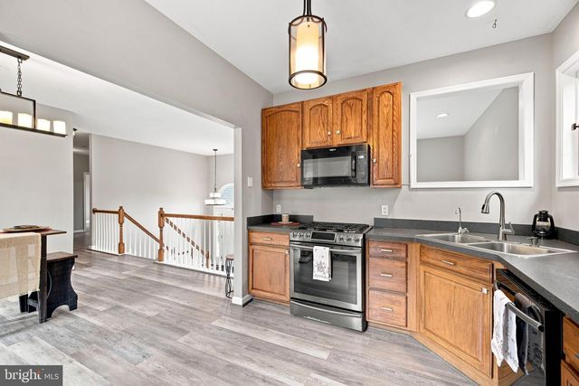 1008 ARROWHEAD RD, Front Royal, VA 22630