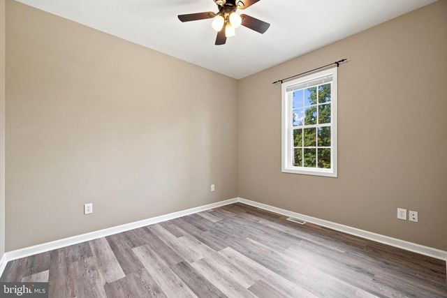 1008 ARROWHEAD RD, Front Royal, VA 22630