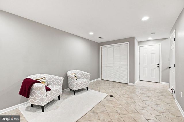 1008 ARROWHEAD RD, Front Royal, VA 22630