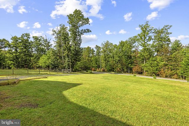 1008 ARROWHEAD RD, Front Royal, VA 22630