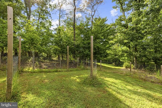 1008 ARROWHEAD RD, Front Royal, VA 22630