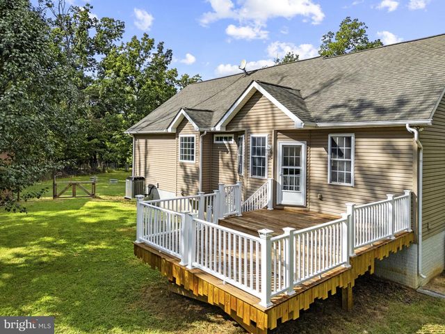 1008 ARROWHEAD RD, Front Royal, VA 22630