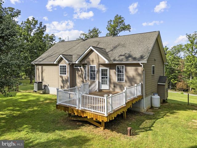 1008 ARROWHEAD RD, Front Royal, VA 22630