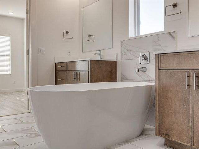 4220 NW 180th Street, Edmond, OK 73012