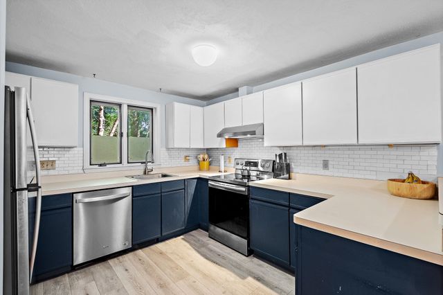 111 Brigham St 27B, Hudson, MA 01749