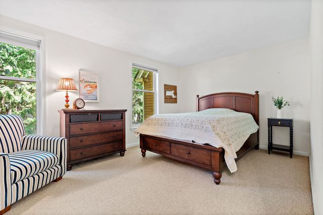 111 Brigham St 27B, Hudson, MA 01749