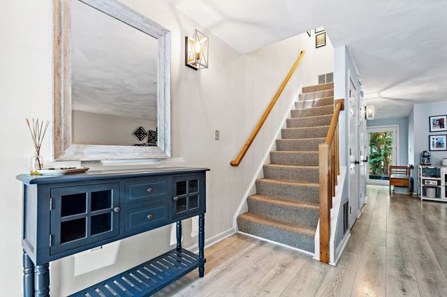 111 Brigham St 27B, Hudson, MA 01749