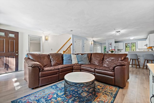 111 Brigham St 27B, Hudson, MA 01749