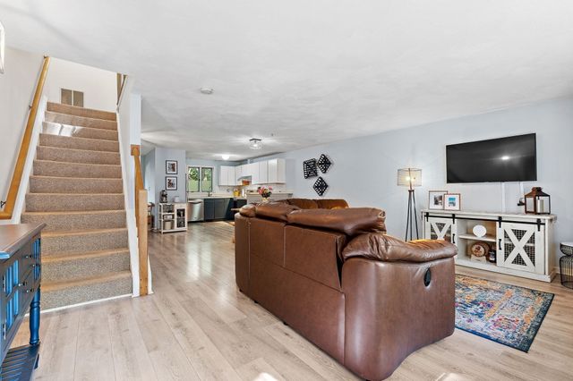 111 Brigham St 27B, Hudson, MA 01749
