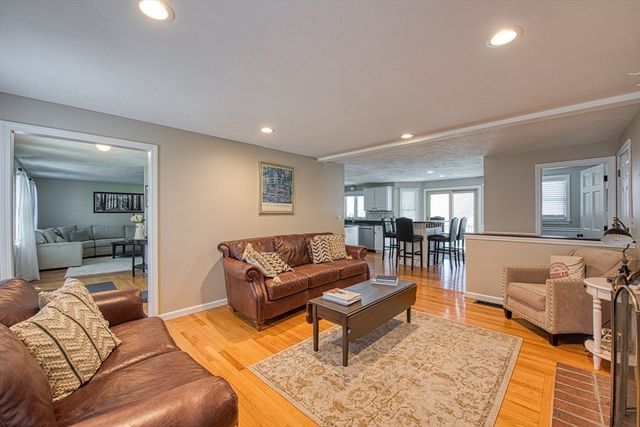 11 Antone Dr, Norton, MA 02766