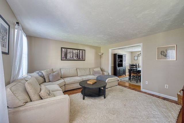 11 Antone Dr, Norton, MA 02766