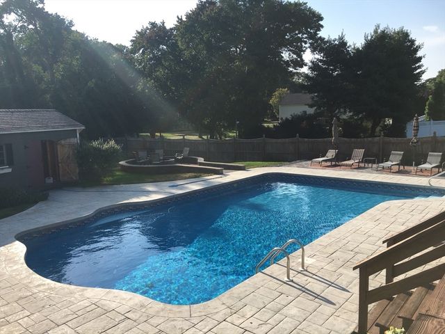 11 Antone Dr, Norton, MA 02766