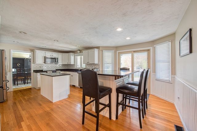 11 Antone Dr, Norton, MA 02766