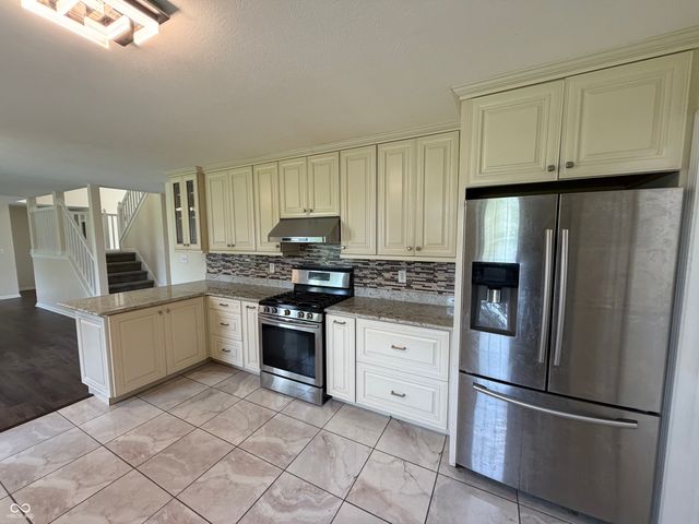 12072 Raiders Boulevard, Fishers, IN 46037
