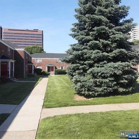 411 Main, Fort Lee, NJ 07024