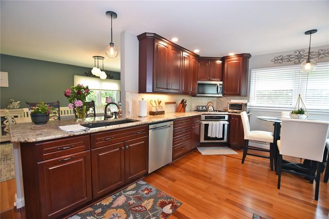 9 Little Spring Run, Perinton, NY 14450