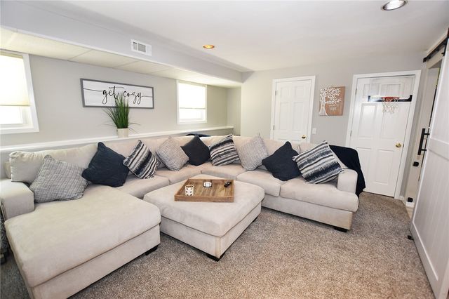 9 Little Spring Run, Perinton, NY 14450