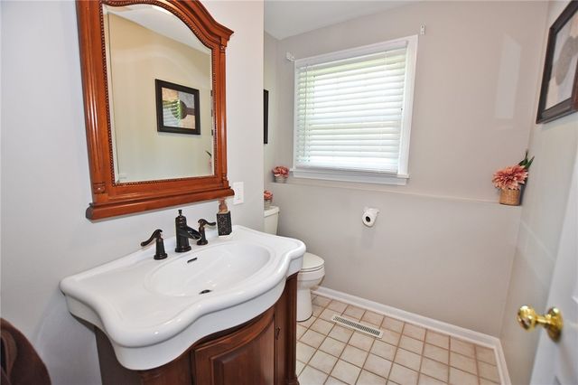 9 Little Spring Run, Perinton, NY 14450