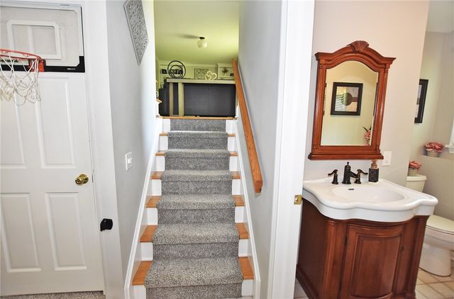 9 Little Spring Run, Perinton, NY 14450