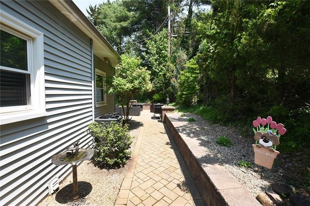 9 Little Spring Run, Perinton, NY 14450