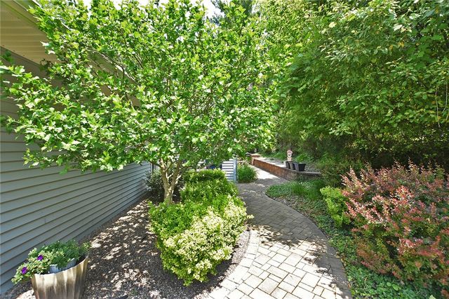 9 Little Spring Run, Perinton, NY 14450