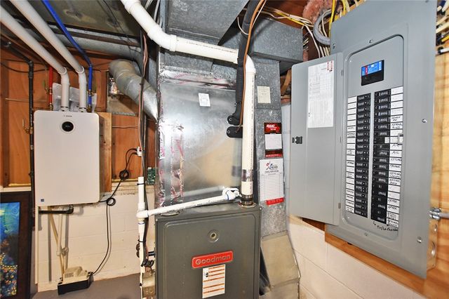 9 Little Spring Run, Perinton, NY 14450