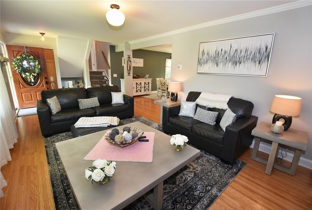 9 Little Spring Run, Perinton, NY 14450