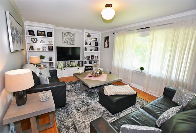 9 Little Spring Run, Perinton, NY 14450