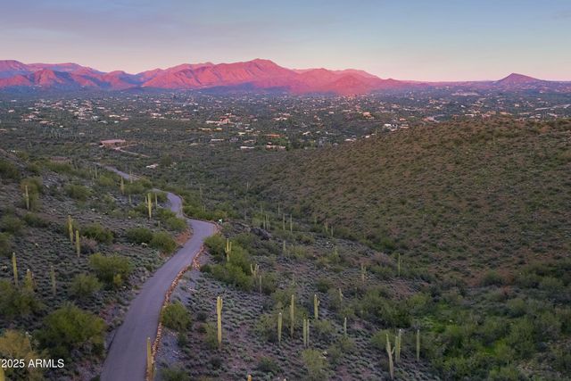 39334 N OLD STAGE Road -, Cave Creek, AZ 85331