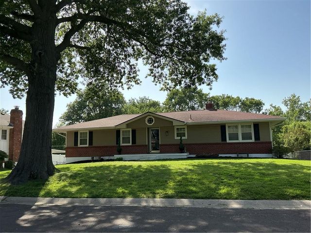 8304 Willow Way, Raytown, MO 64138