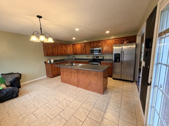 117 Taylor Ln, Lafayette, TN 37083