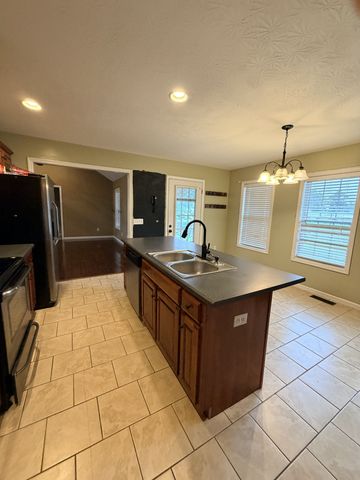 117 Taylor Ln, Lafayette, TN 37083