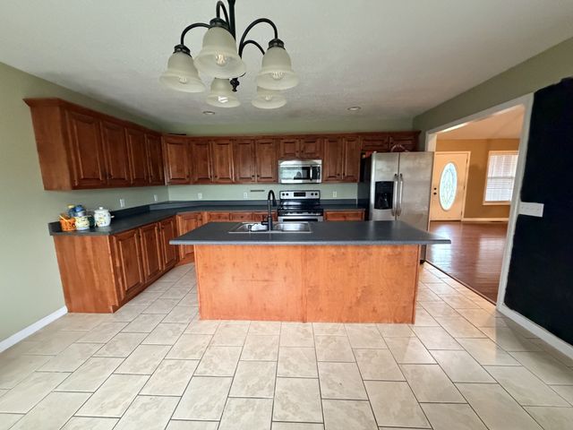 117 Taylor Ln, Lafayette, TN 37083