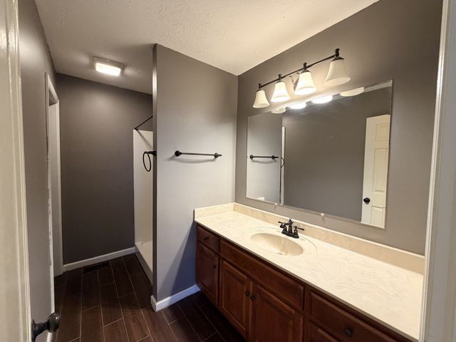 117 Taylor Ln, Lafayette, TN 37083