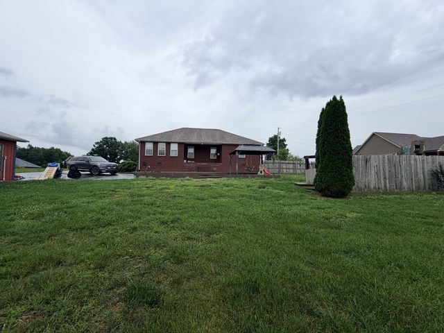 117 Taylor Ln, Lafayette, TN 37083
