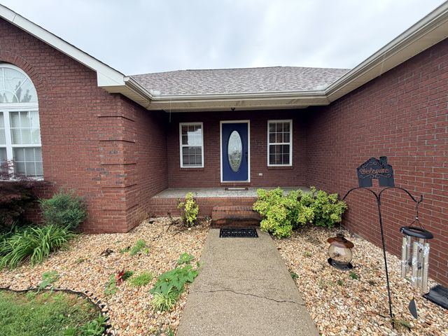 117 Taylor Ln, Lafayette, TN 37083